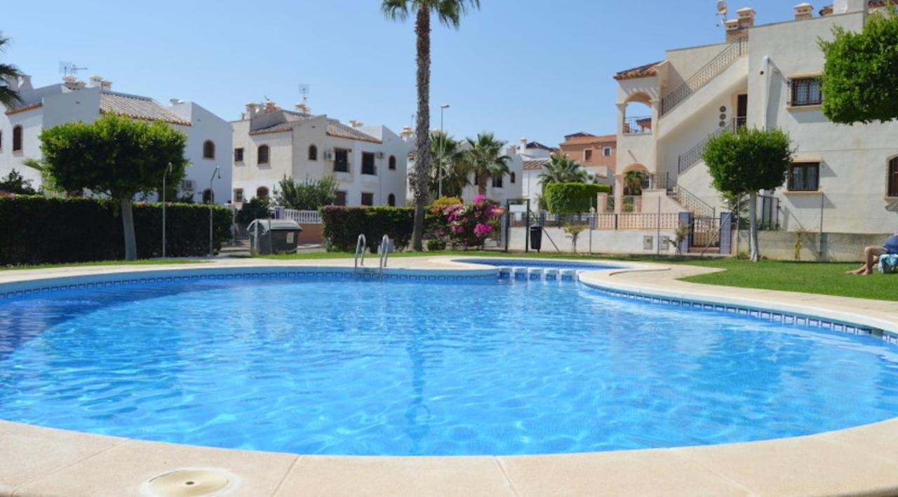 Villamartin, Lovely 2 Bed House, Short Walk To The Plaza. Orihuela Exterior photo